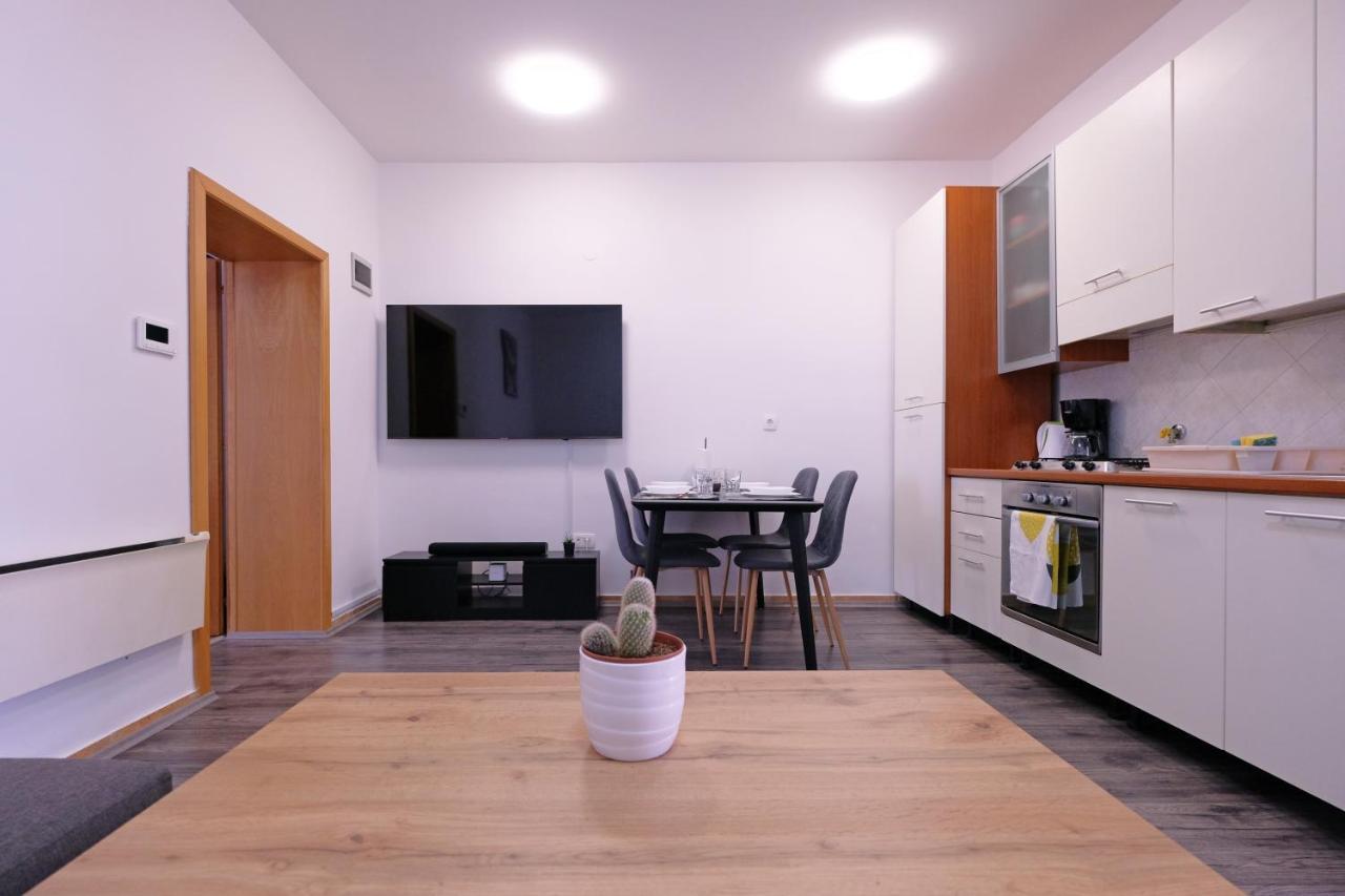 Apartment Klea - Cosy, Near City Center Pula Extérieur photo