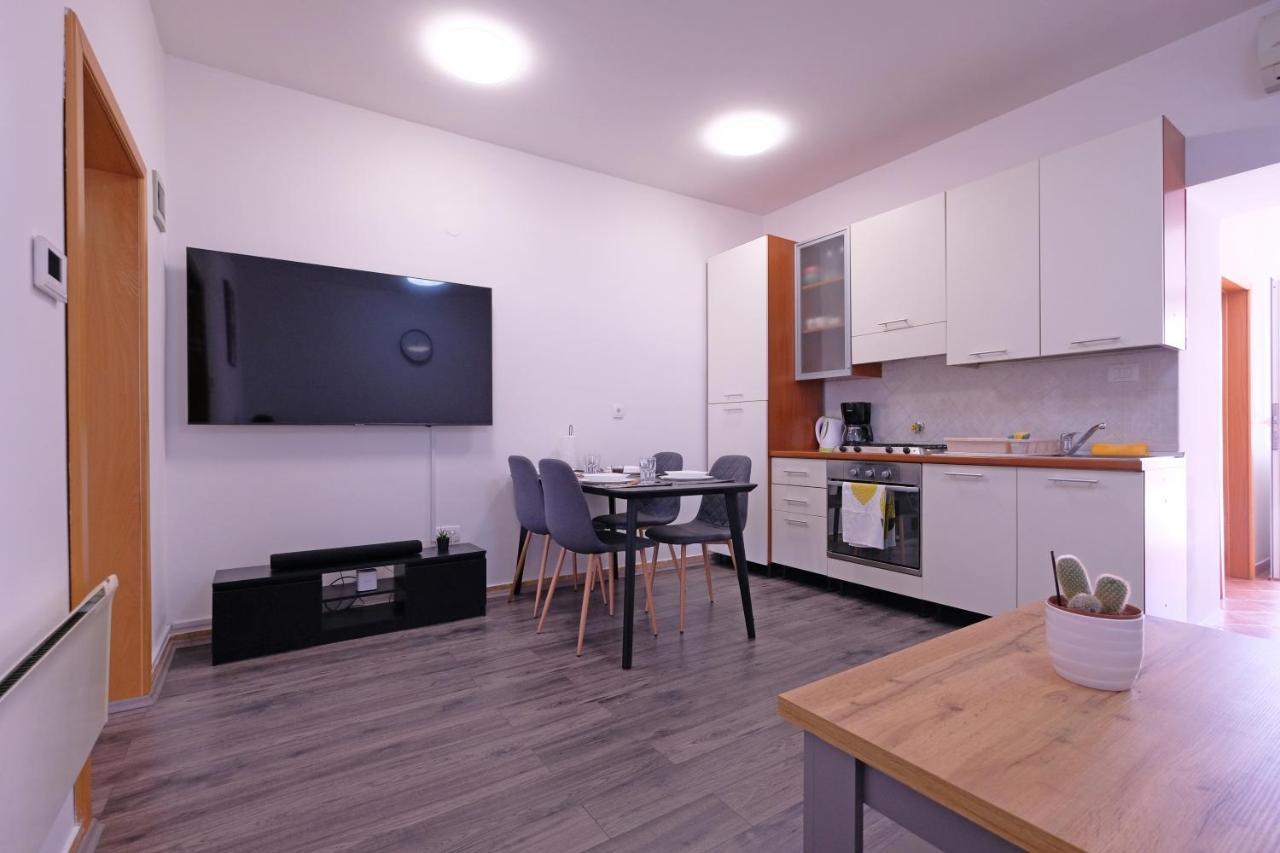 Apartment Klea - Cosy, Near City Center Pula Extérieur photo
